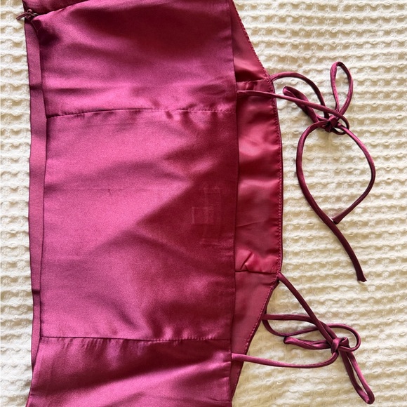 Elegant Wine Satin Midi Dress - Picture 3 of 5